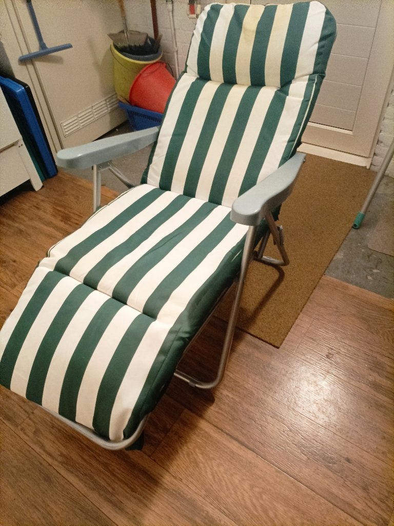 Te koop; 2 mooie tuin  lig- en zit stoelen incl. bekleding., Tuin en Terras, Tuinstoelen, Ophalen, Gebruikt, Aluminium, Inklapbaar
