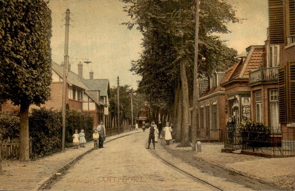 Santpoort - Dorpsstraat - Straatbeeld, Ophalen of Verzenden, Voor 1920, Ongelopen, Noord-Holland