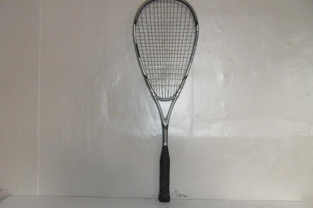 Squashracket van Tecno pro 590 comp challenge, Sport en Fitness, Squash, Ophalen of Verzenden, Zo goed als nieuw, Racket, Met hoes