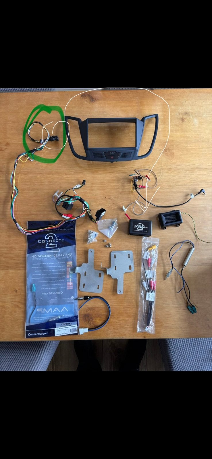 Ford c-max / kuga radio frame, Auto diversen, Autoradio's, Ophalen of Verzenden, Zo goed als nieuw