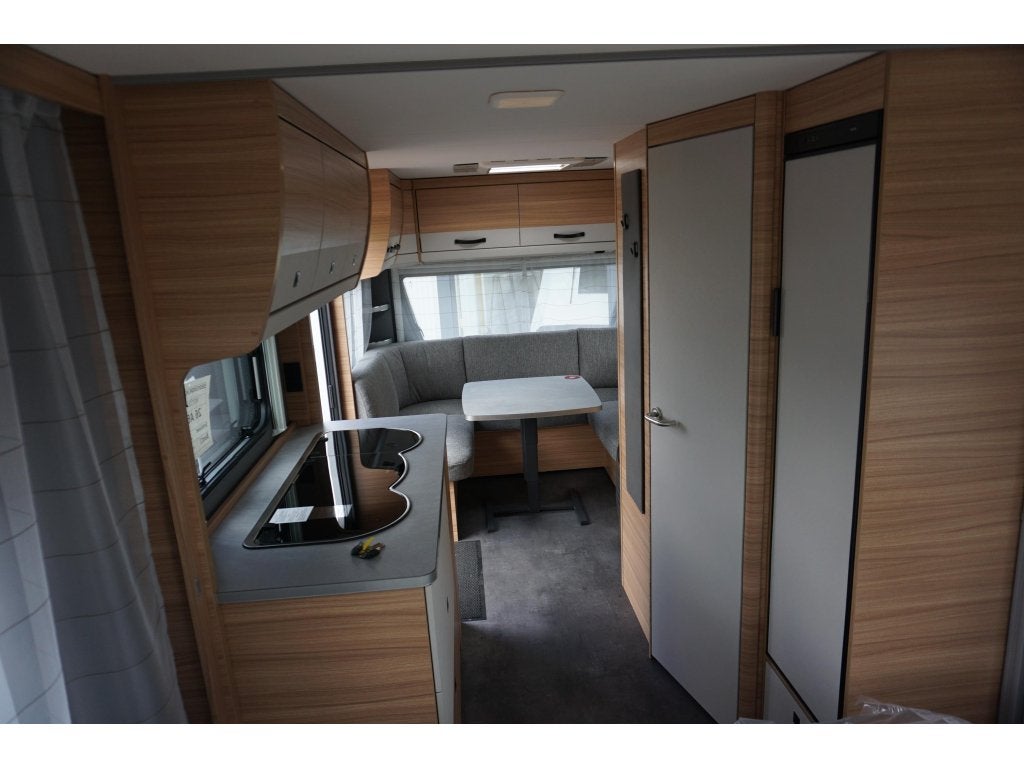 Dethleffs Summer Edition Queensbed,voorraam,vloerv, Rondzit, Schokbreker, Bedrijf, Overige typen