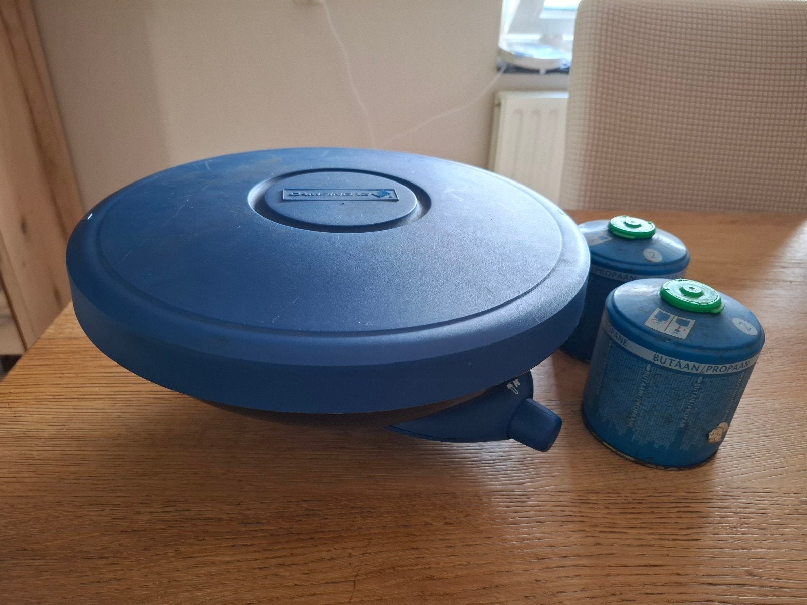 Campingaz Party Grill met 2 gastankjes - Zo goed als nieuw, Caravans en Kamperen, Kampeeraccessoires, Ophalen of Verzenden, Zo goed als nieuw