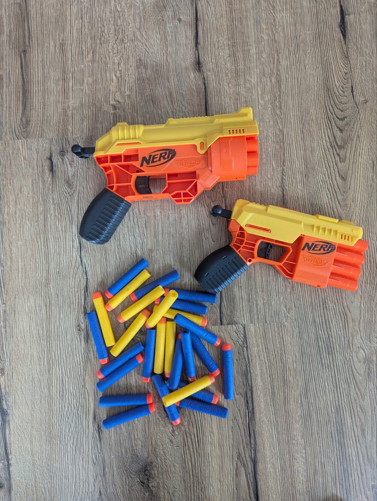 2x NERF Alpha Strike blasters met pijltjes, Ophalen of Verzenden, Gebruikt