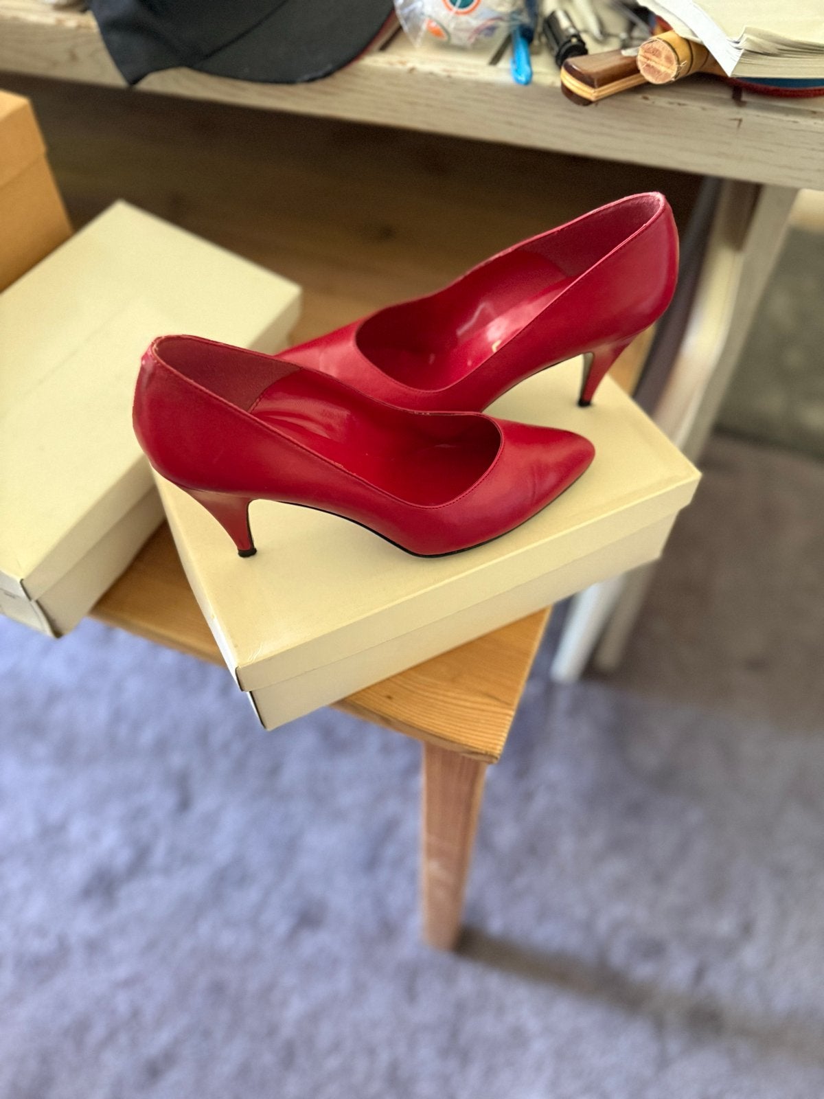 Retro rode pumps - Maat 40.5, Ophalen of Verzenden, Gedragen, Rood, Pumps