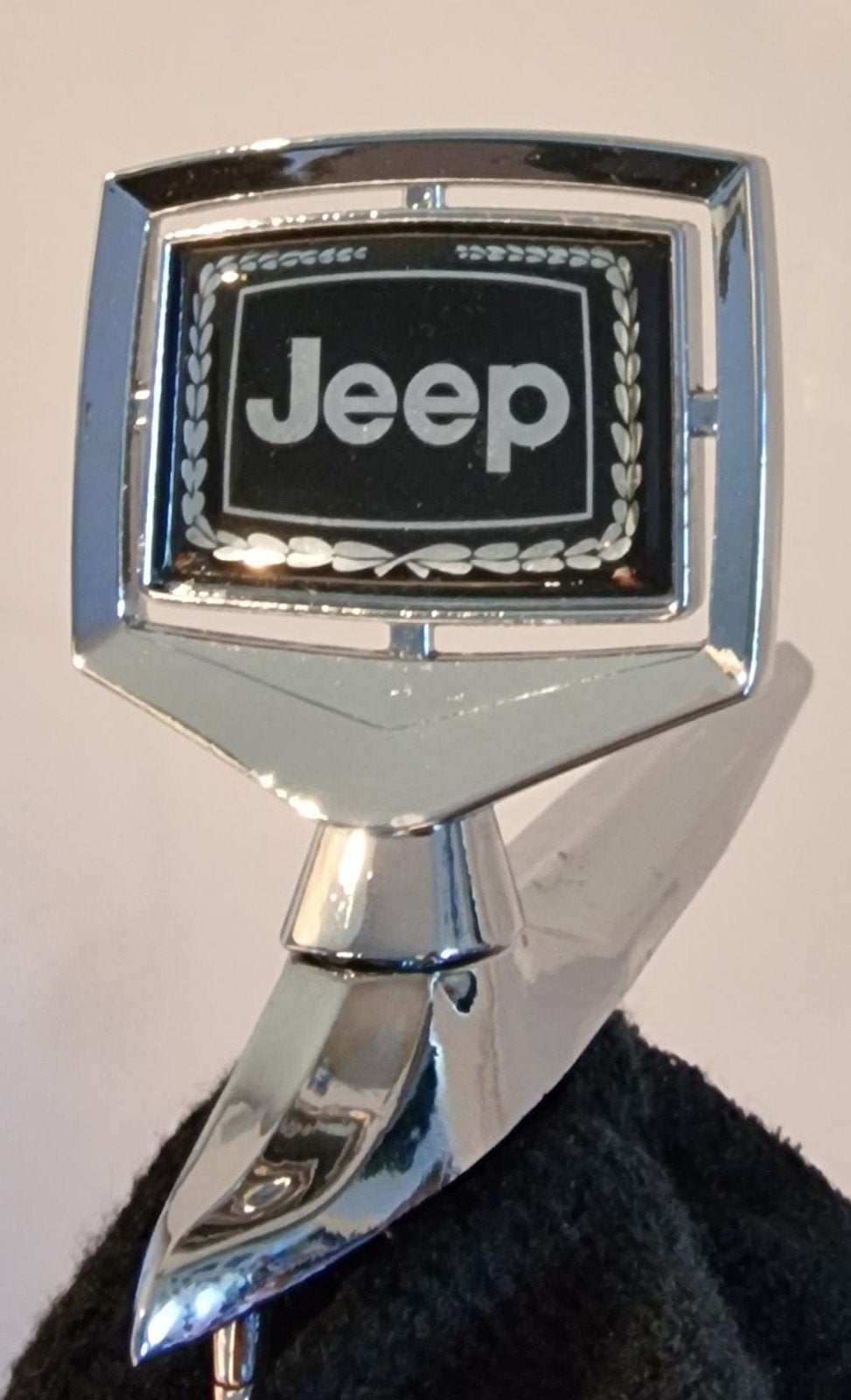 Jeep Grand Wagoneer motorkap ornament - Concoursstaat, Ophalen of Verzenden, Nieuw, Jeep