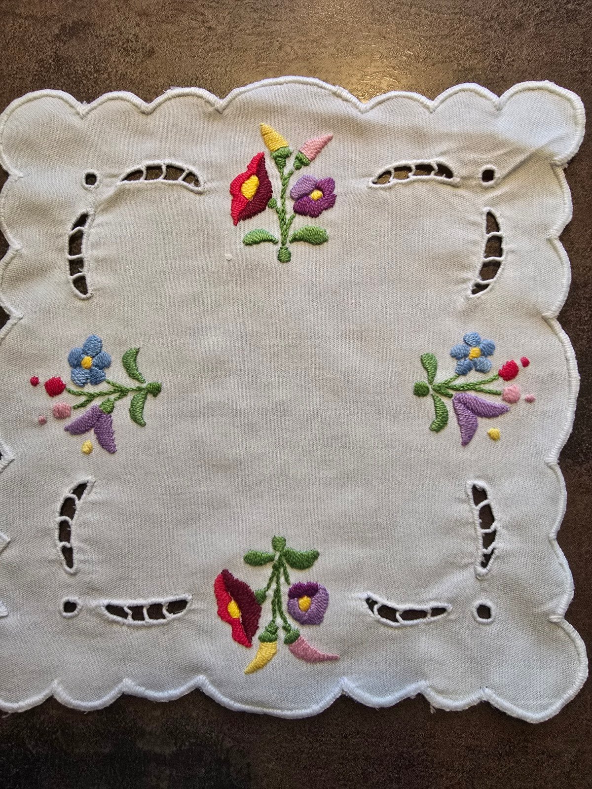 Traditioneel Hongaars sierkleedje (doily) te koop, Ophalen of Verzenden