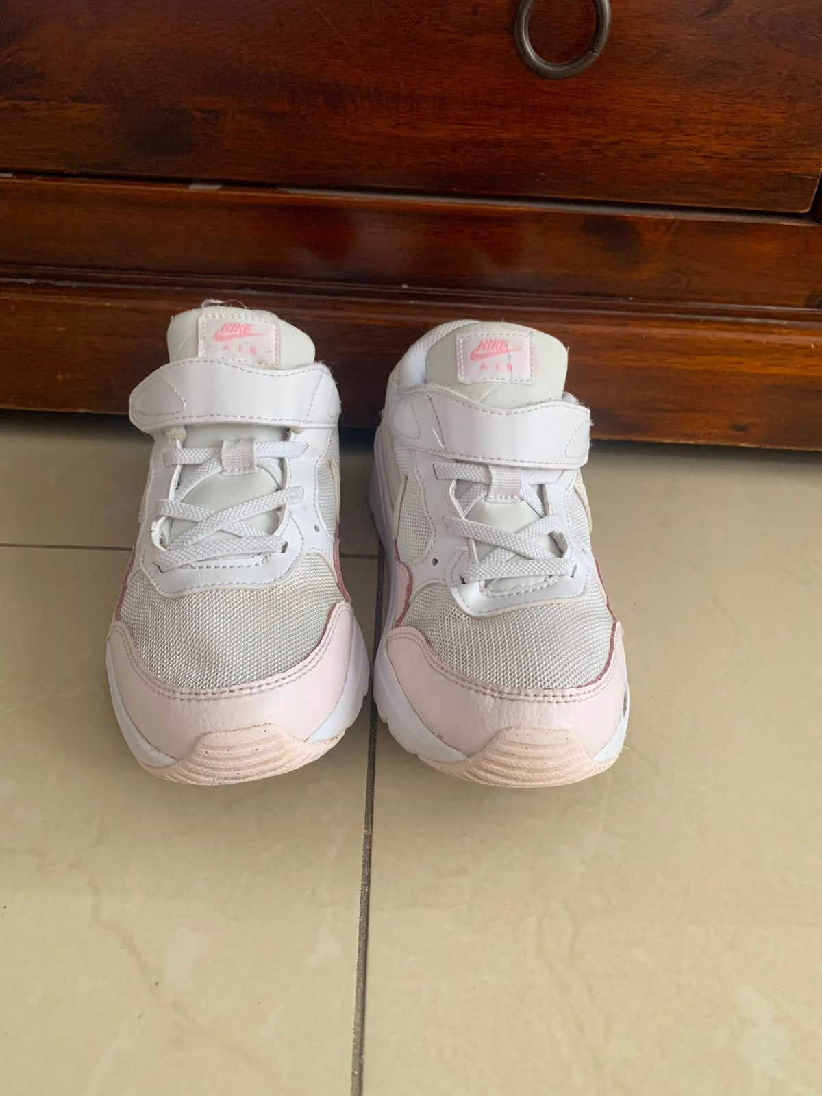 Nike AIR schoenen maat 35, Ophalen of Verzenden, Zo goed als nieuw, Jongetje of Meisje, Schoentjes