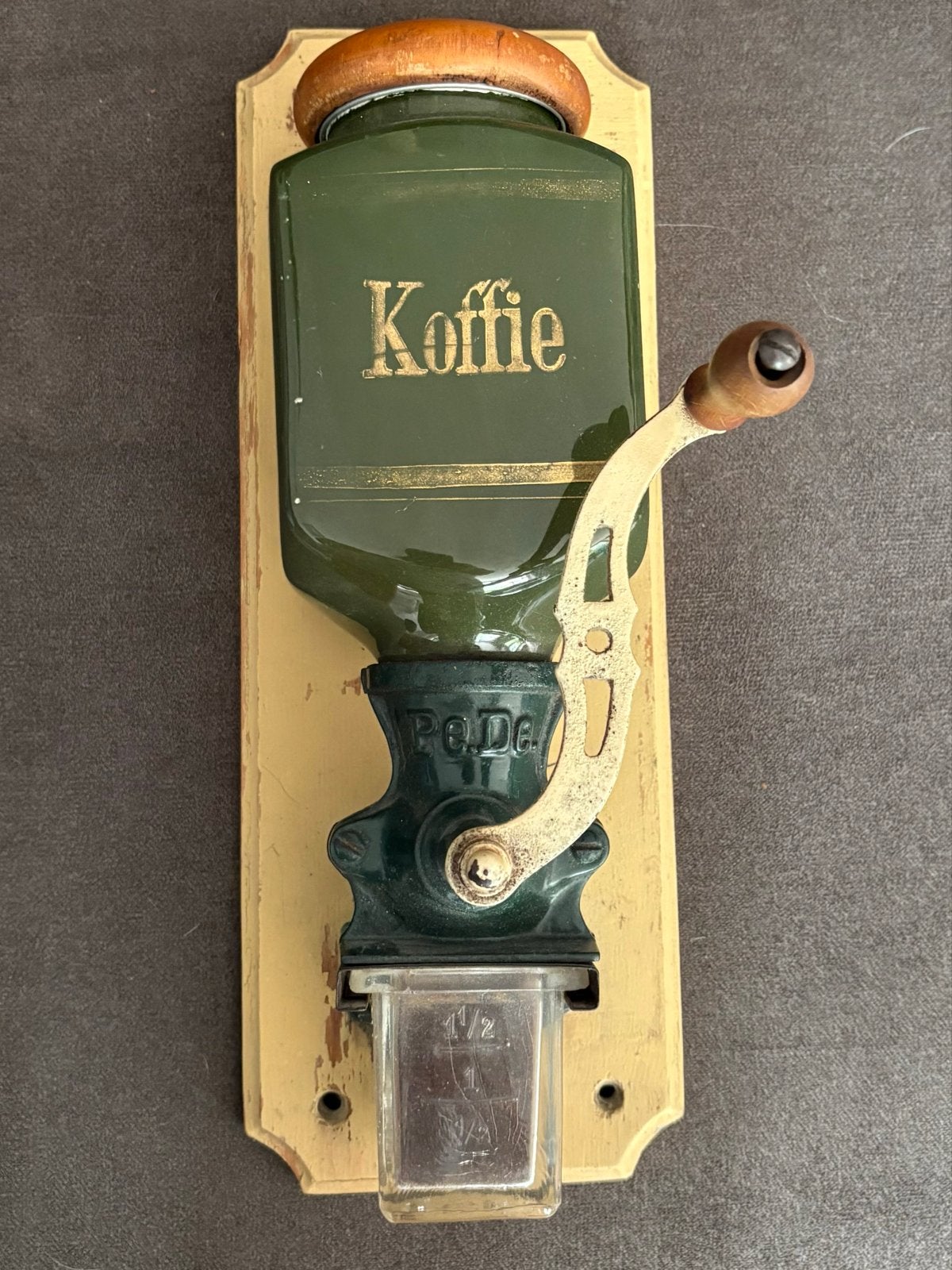 Antieke PeDe wandkoffiemolen - Groen emaille, Antiek en Kunst, Antiek | Emaille, Ophalen