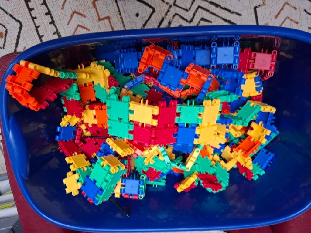 Megabak vol met clics en wieltjes, Ophalen of Verzenden