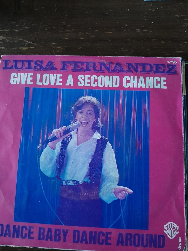 Luisa fernandez 7inch give love a second chance, Ophalen of Verzenden, Zo goed als nieuw, Pop