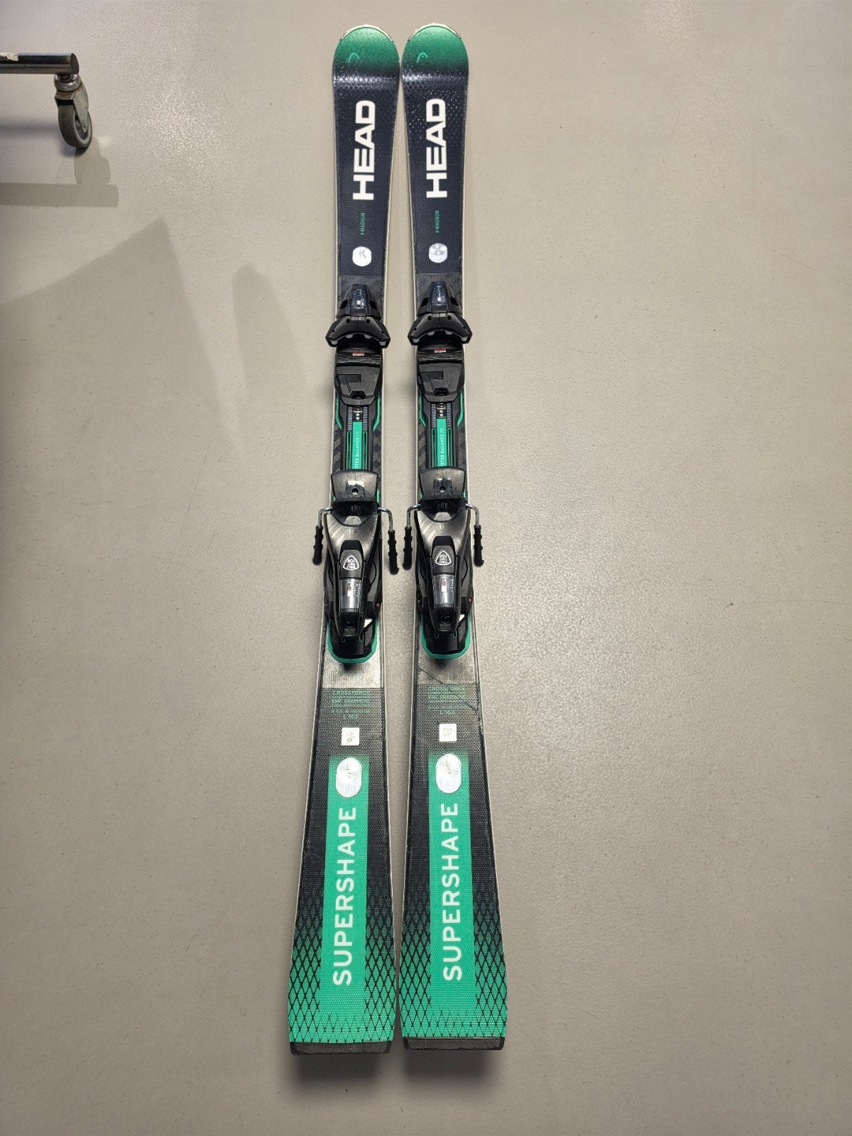 Head Supershape e-Magnum Ski 163CM, Sport en Fitness, Skiën en Langlaufen, 160 tot 180 cm, Head, Gebruikt, Head