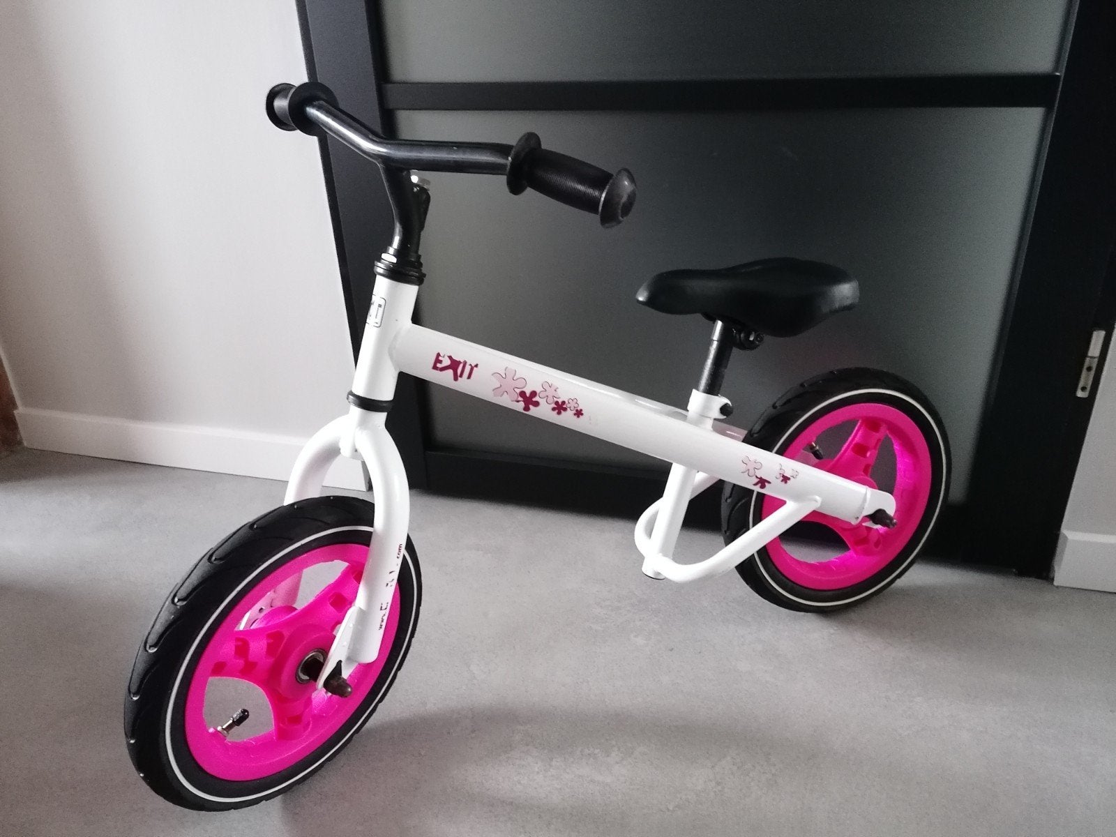 Exit B-Bike  Toys Loopfiets Loop Fiets Meisje Roze Wit ZGAN, Ophalen, Zo goed als nieuw, Loopfiets