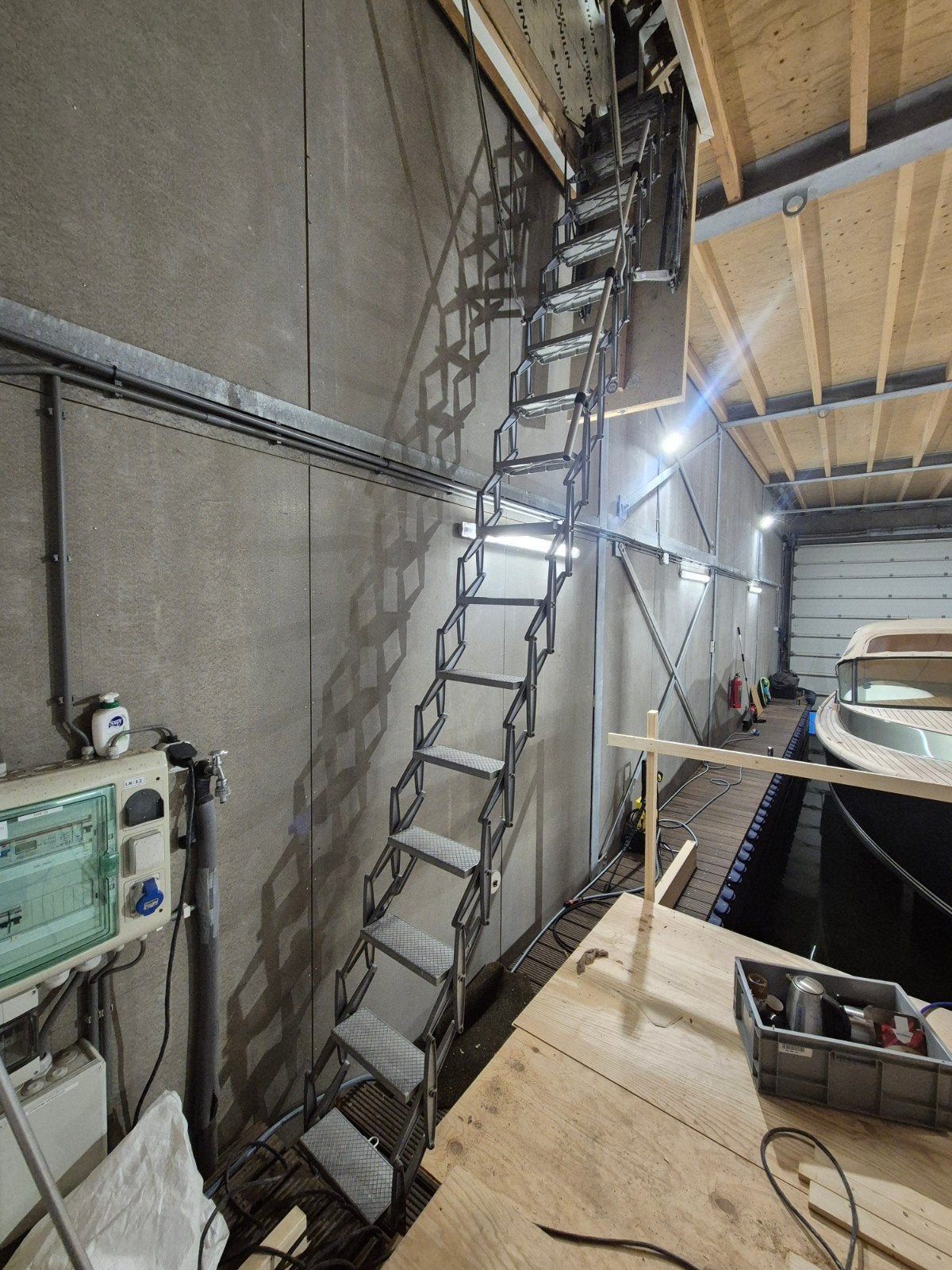 Stevige schuif-/vlieringtrap (max. ca. 4,5 meter), Doe-het-zelf en Verbouw, Ophalen, Gebruikt, Trap, Opvouwbaar of Inschuifbaar