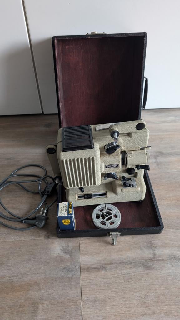 Vintage Eumig P8m filmprojector met houten kist, Ophalen