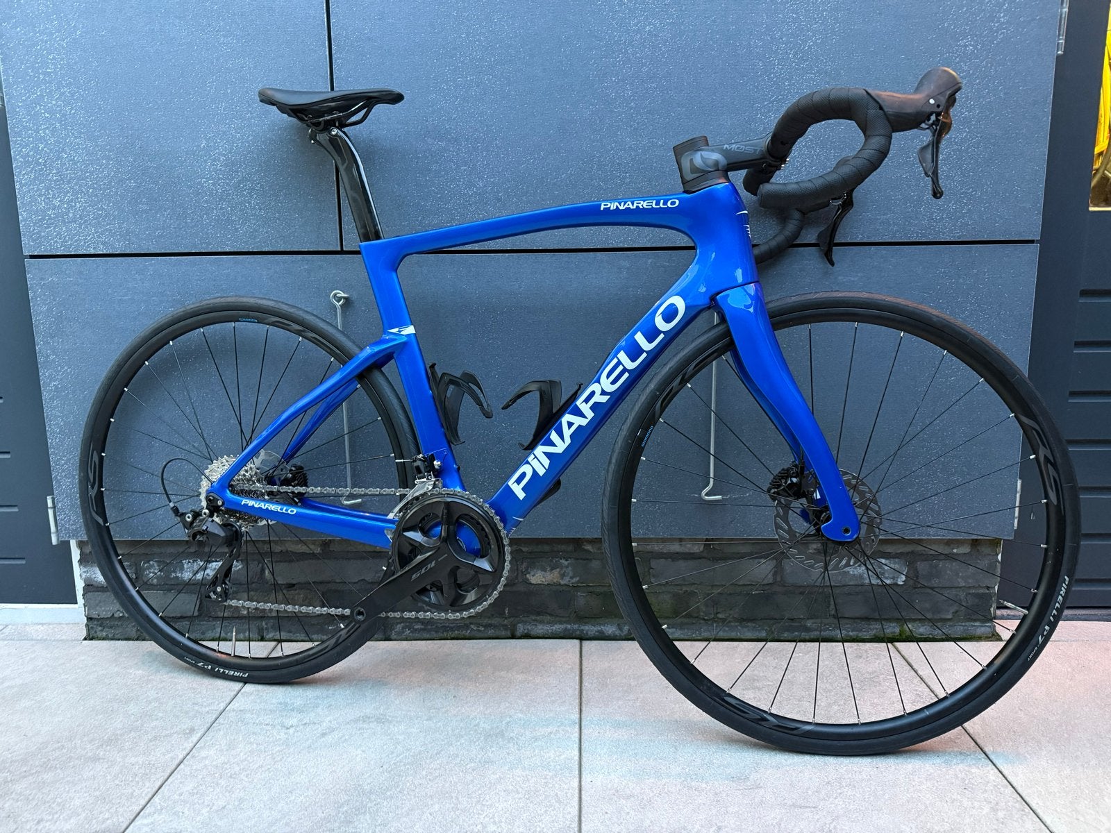 Pinarello F1 racefiets met Shimano 105 en Pirelli P7 banden, Fietsen en Brommers, 28 inch, Carbon, Heren, Zo goed als nieuw
