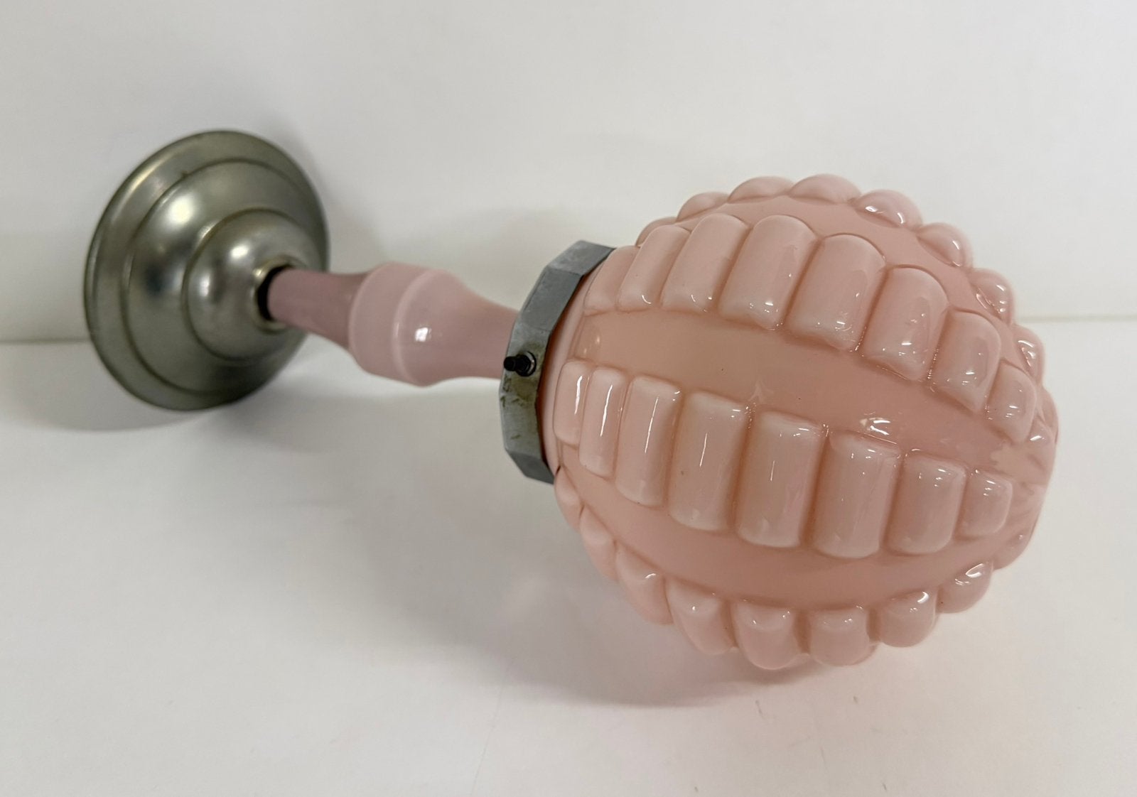 Vintage antieke plafondlamp roze glas met nikkel armatuur, Ophalen of Verzenden, Zo goed als nieuw, Glas