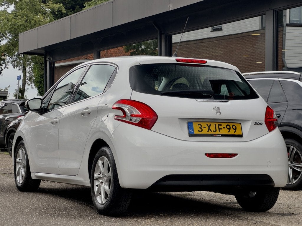 Peugeot 208 1.4 VTi ALLURE 5DRS 137D.KM AIRCO LED LMV, Voorwielaandrijving, Euro 5, Wit, Automatische klimaatregeling
