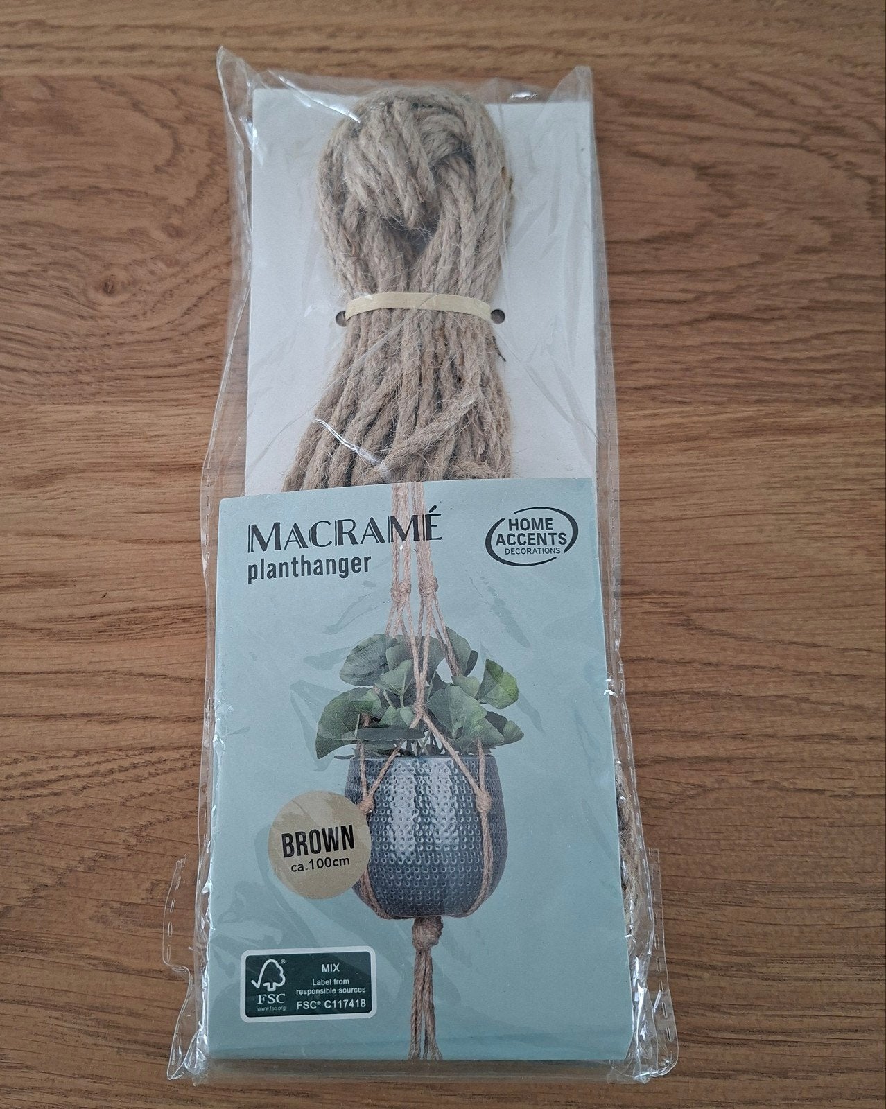 Te koop: Nieuwe macramé plantenhanger., Ophalen of Verzenden, Nieuw, Kraal
