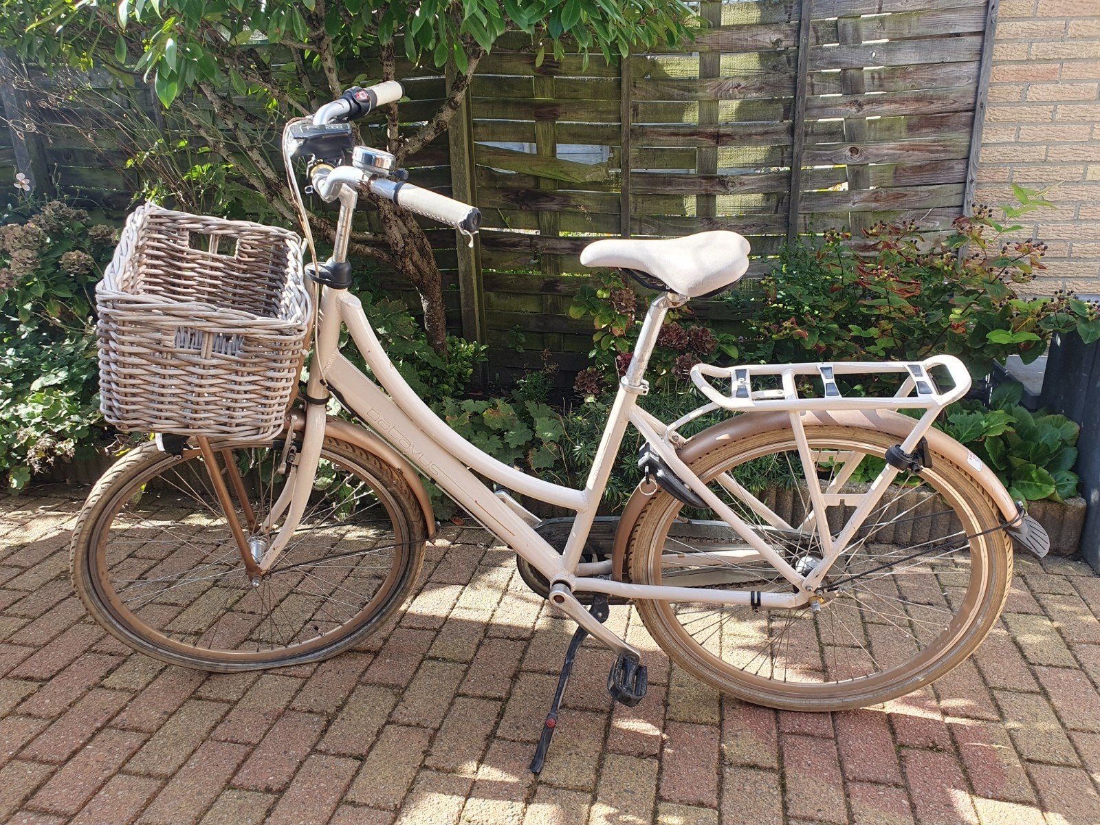 Batavus meisjesfiets 26 inch met mand., Gebruikt, Velgrem, Batavus, Handrem