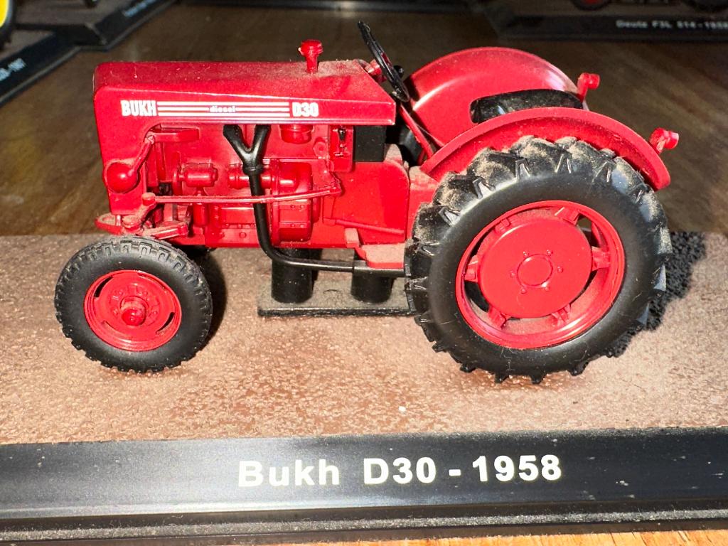 BUKH D30 tractor 1958 metalen model tractor 1:32#v#, Ophalen, Tractor of Landbouw, Overige merken