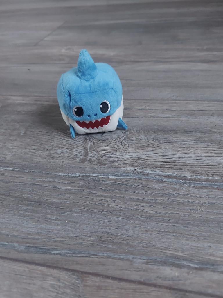 Baby’s shark knuffeltje, Kinderen en Baby's, Ophalen of Verzenden, Gebruikt, Overige typen