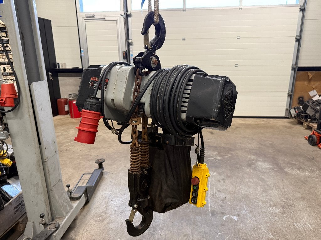Delta elektrische kettingtakel 2000kg - 9,5m hijshoogte, Ophalen, Gebruikt, Elektrisch
