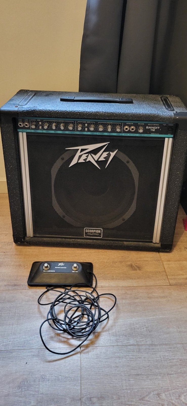 Peavey Bandit 112 gitaarversterker met footswitch, Ophalen