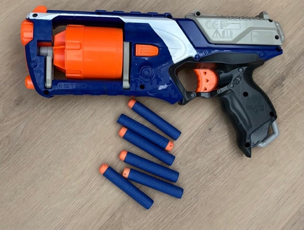 Nerf N-Strike Elite Strongarm Blaster met pijltjes, Ophalen, Zo goed als nieuw, Jongen of Meisje