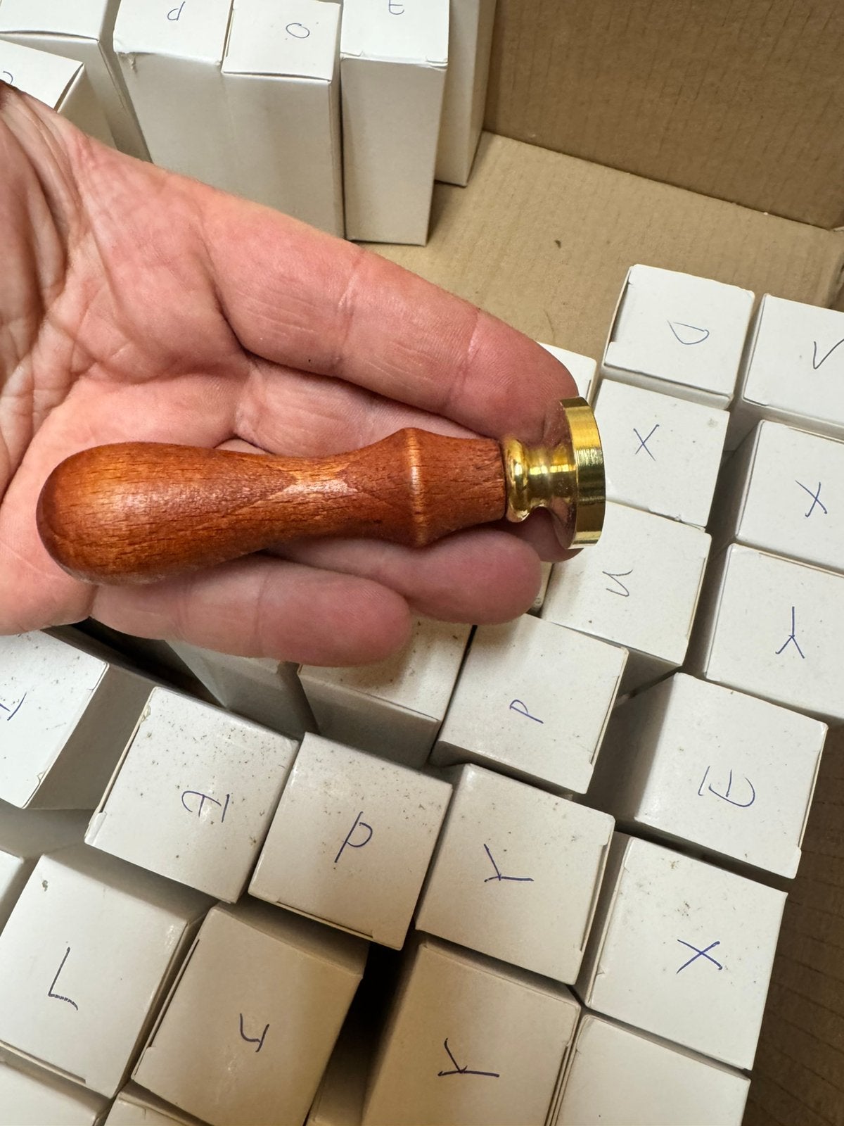 Partij lakstempels alfabet letter lak stempel - wax stempel, Ophalen of Verzenden, Nieuw, Houten stempel