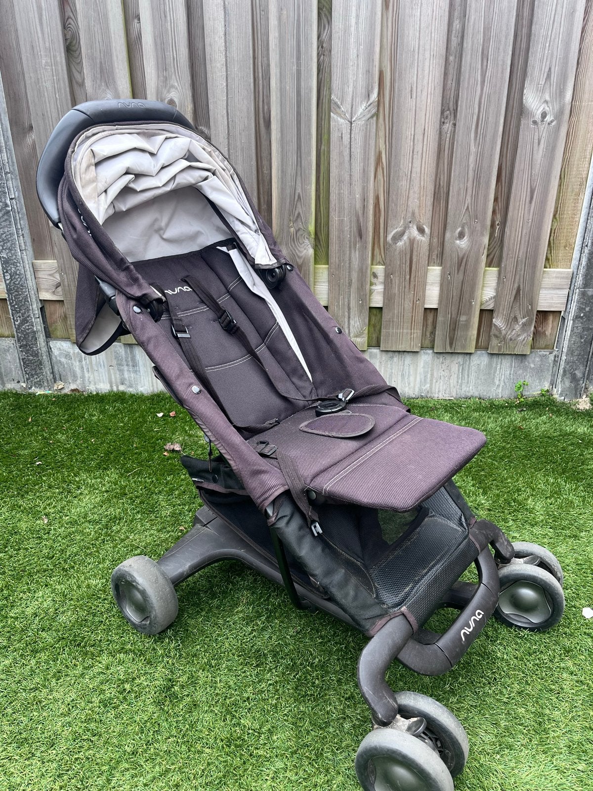 Nuna buggy - Compact en comfortabel, Kinderen en Baby's, Buggy's, Gebruikt, Overige merken, Verstelbare rugleuning, Ophalen of Verzenden