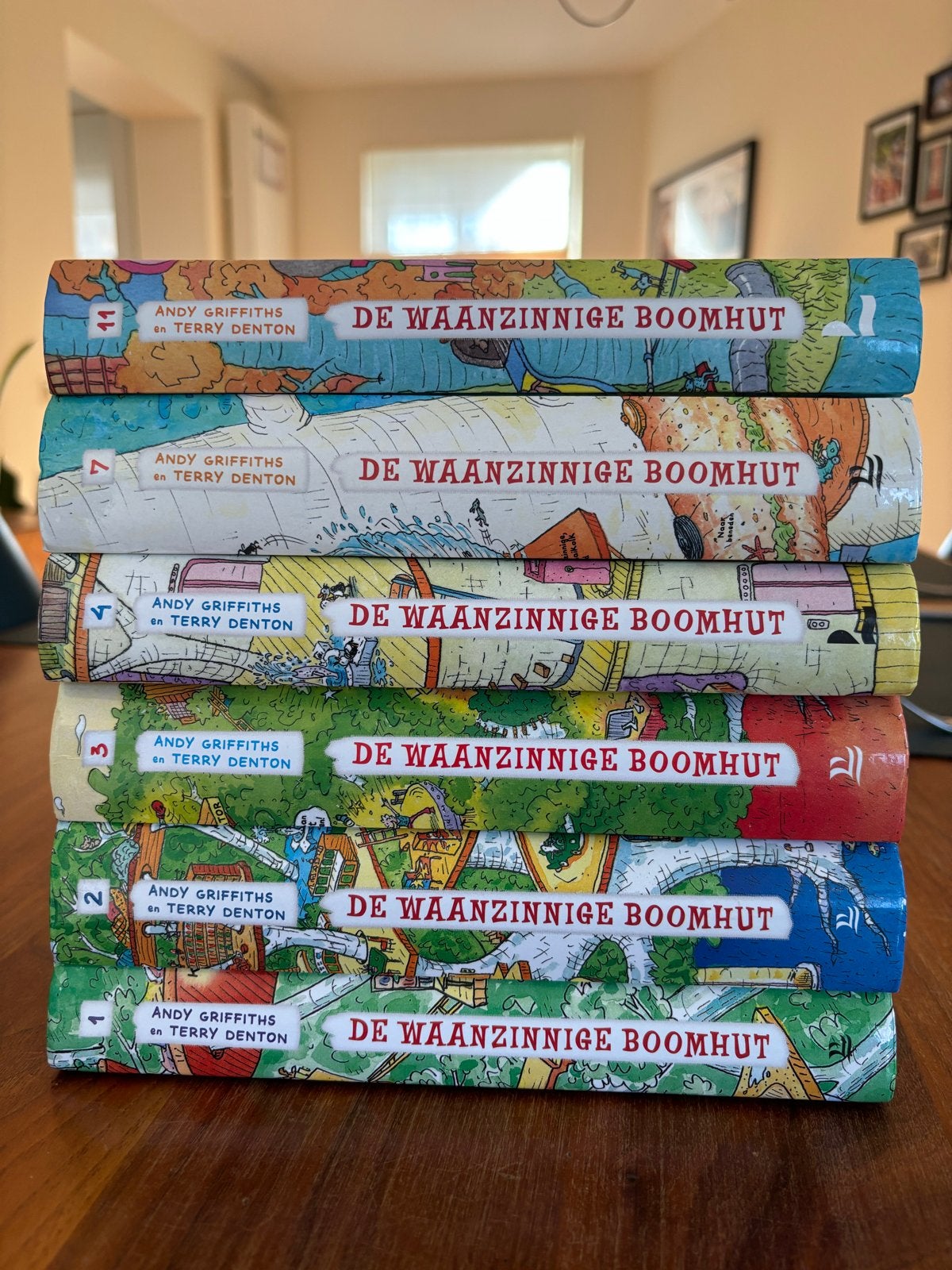 De Waanzinnige Boomhut, deel 1-4, 7, deel 4 gesigneerd, Boeken, Kinderboeken | Jeugd | 10 tot 12 jaar, Ophalen of Verzenden, Gelezen