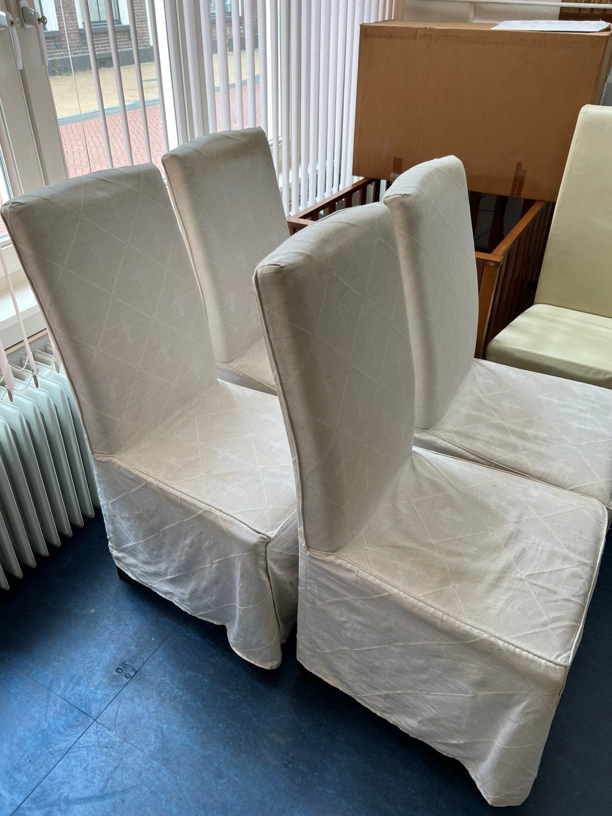 Eetkamerstoelen 4 x met Hoge Rugleuning en afneembare hoezen, Ophalen, Hout, Gebruikt, Wit