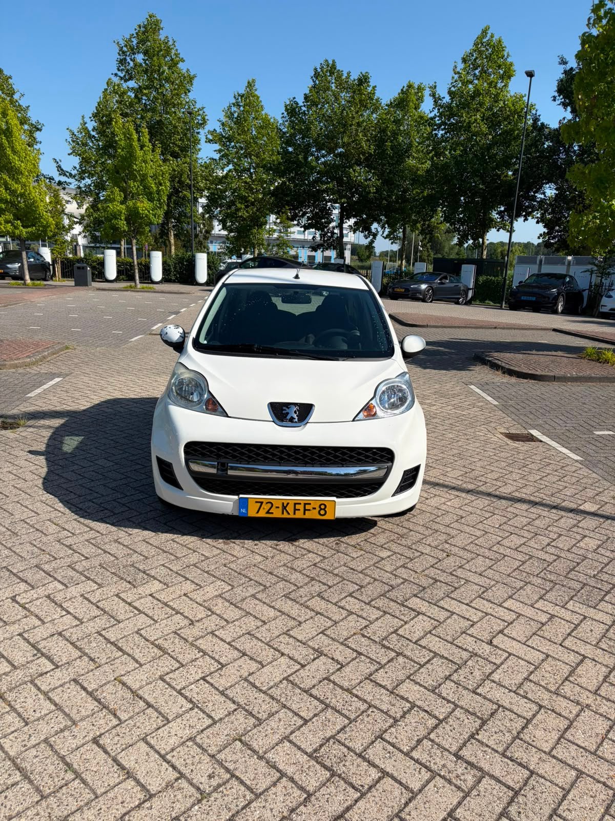 Peugeot 107 1.0 12V 5DR 2009 Wit, Auto's, Voorwielaandrijving, 4 stoelen, Origineel Nederlands, Handgeschakeld