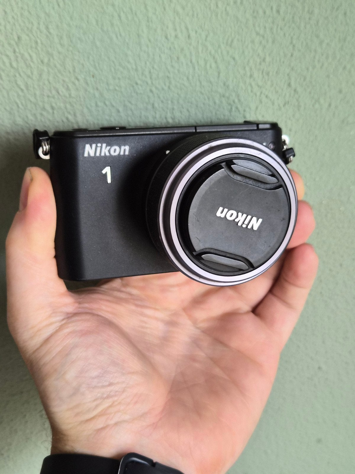 Nikon S1 Systeemcamera met 11-27.5mm lens, oplader en hoesje, Ingebouwde flitser, Cameratas, 10 megapixels, Ophalen of Verzenden