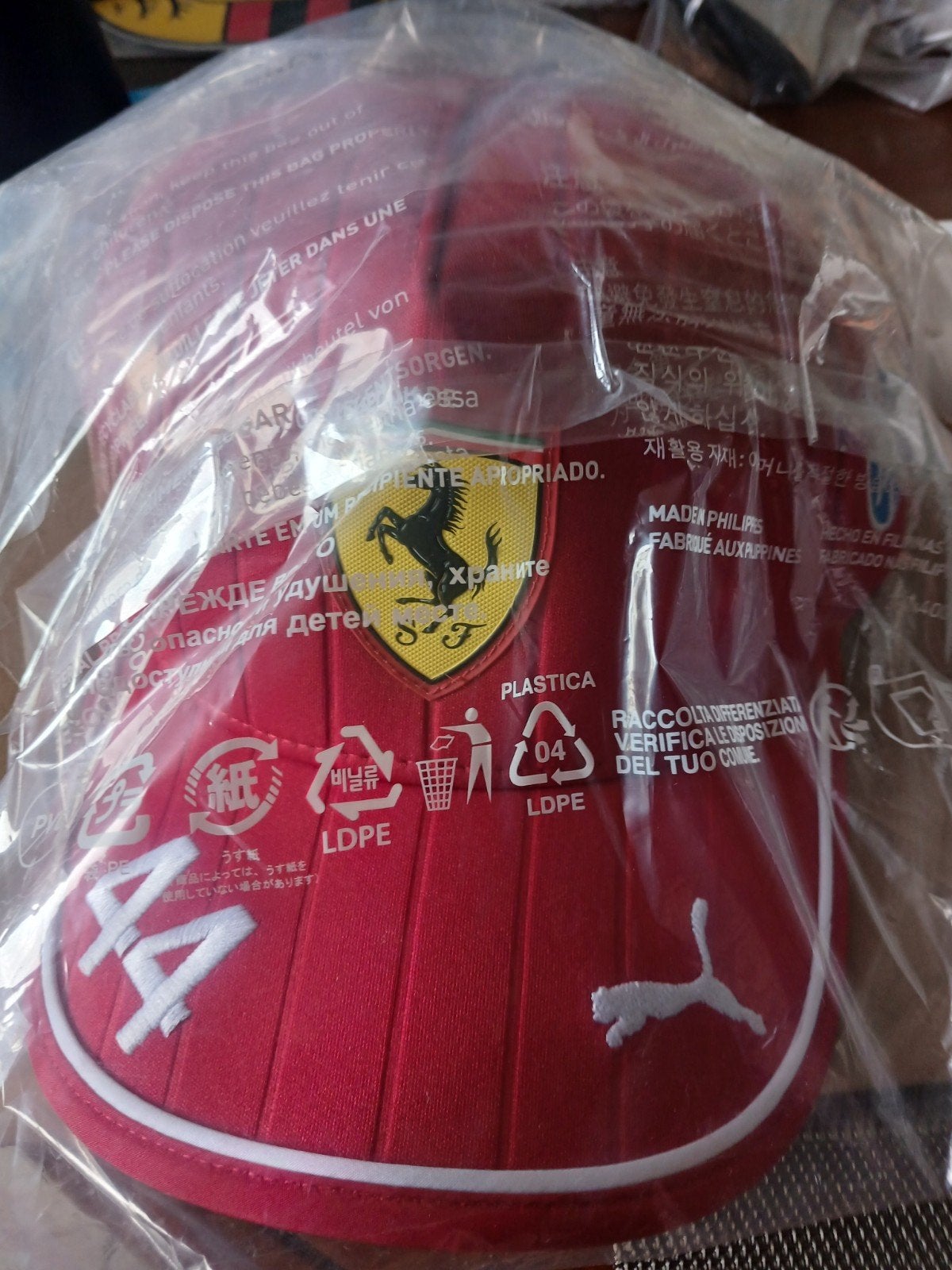 Ferrari pet 44 Lewis hsmilton, Ophalen of Verzenden
