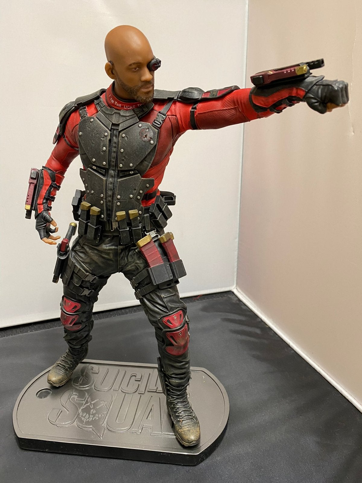 DC collectibles Suicide Squad Deadshot statue, Verzamelen, Ophalen of Verzenden, Zo goed als nieuw, Beeldje, Replica of Model