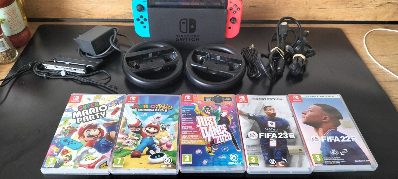 Nintendo Switch met 5 games en accessoires, Met 2 controllers, Ophalen of Verzenden, Switch Original, Gebruikt