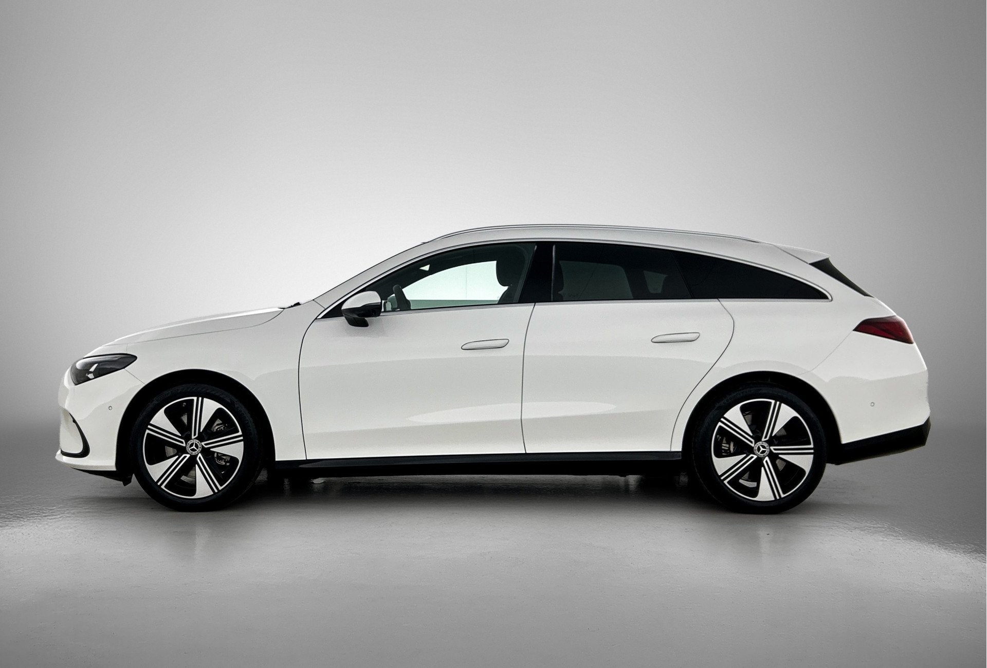 Mercedes-Benz CLA-Klasse Shooting Brake 250+ Business Soluti, Auto's, Automaat, CLA, Zwart, Nieuw
