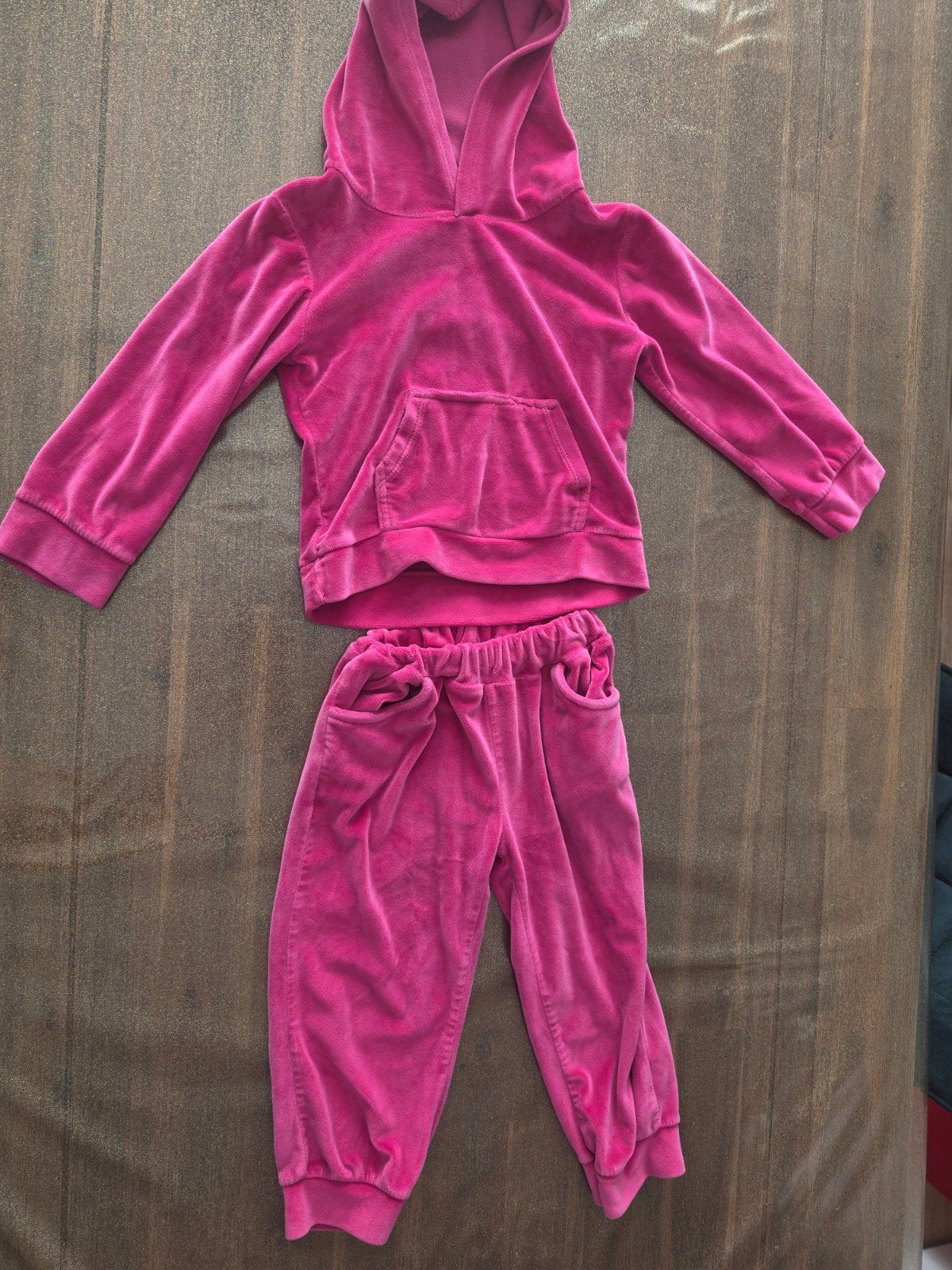 Roze velours trainingspak voor kinderen, Ophalen of Verzenden, Gebruikt, Onbekend, Meisje