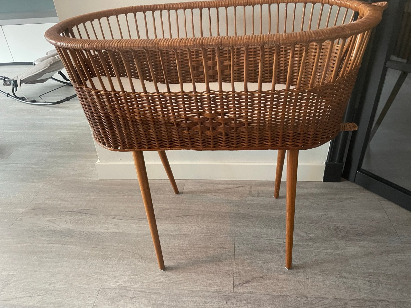 Rotan wieg met matrasje, Ophalen of Verzenden, Gebruikt, Wieg