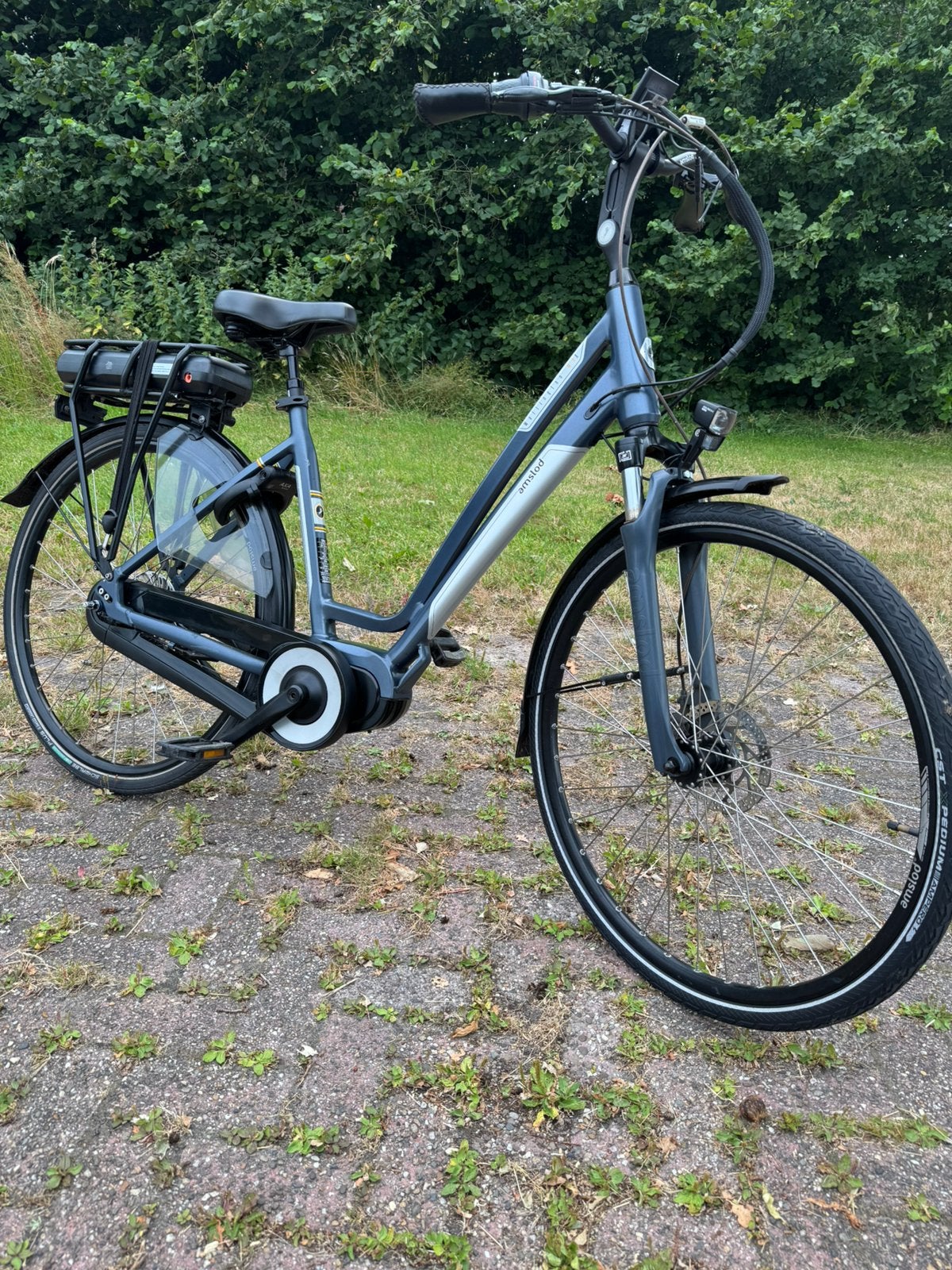 Amslod Middenmotor Elektrische fiets lage km 2k ZGAN 623WH, 51 tot 55 cm, Ophalen, Zo goed als nieuw, 50 km per accu of meer