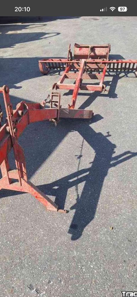 Tekoop wifo achter lader met schopbak en slootbak/korf, Ophalen