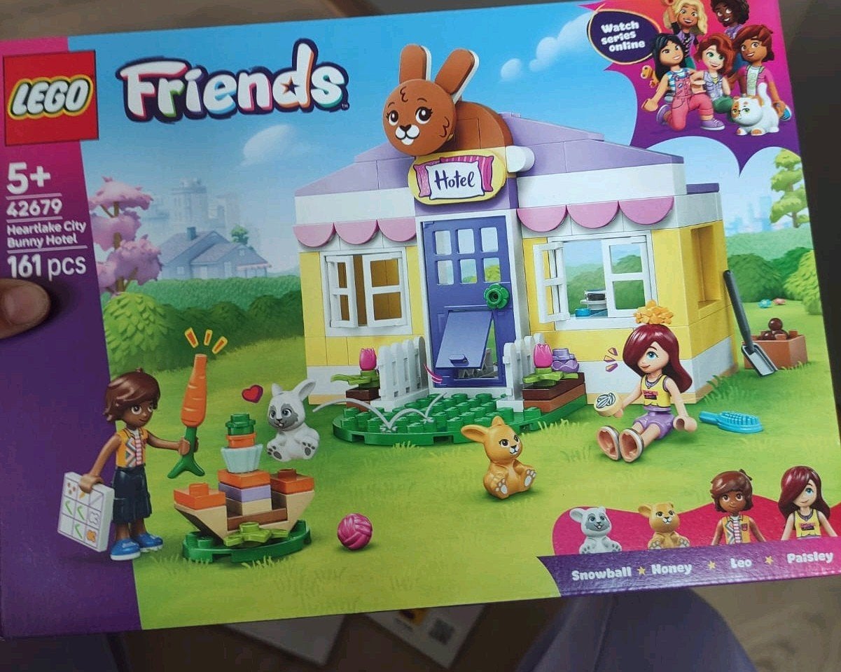 LEGO Friends Konijnenhotel (42679) - Compleet met doos, Inclusief instructies, Lego, Friends, Ophalen of Verzenden