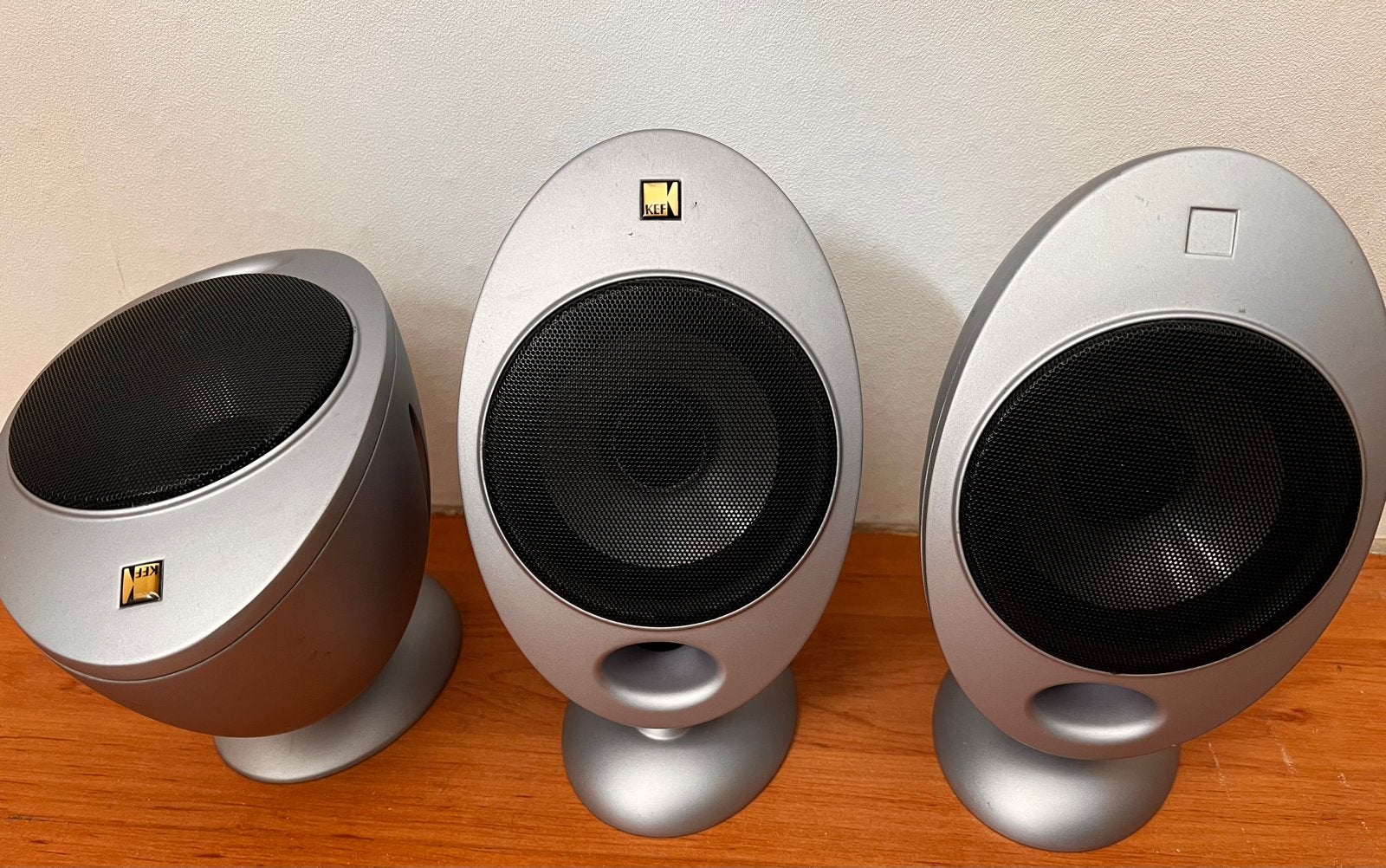 3 KEF HTS2001 speakers (eitjes), Gebruikt, Ophalen of Verzenden, Minder dan 60 watt, Boekenplank luidspreker