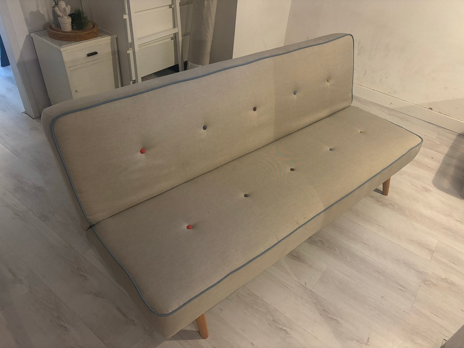 Slaapbank / Bedbank - Beige met blauwe bies, Huis en Inrichting, Ophalen, Gebruikt, Beige, Tweepersoons