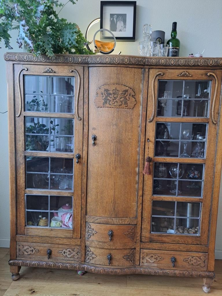 Antieke (koloniale) vitrinekast met glas in lood goede staat, Antiek en Kunst, Antiek | Meubels | Kasten, Ophalen