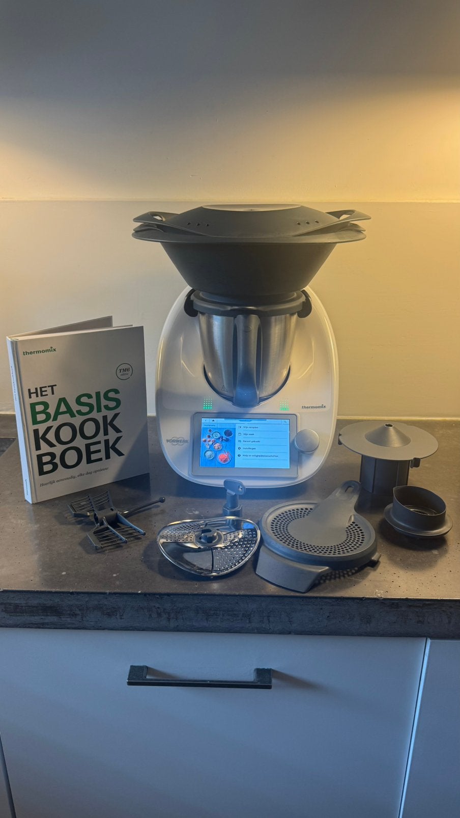 Thermomix TM6 zeer nette staat + accessoires + kookboek, 4 liter of meer, Ophalen, Zo goed als nieuw, 3 snelheden of meer
