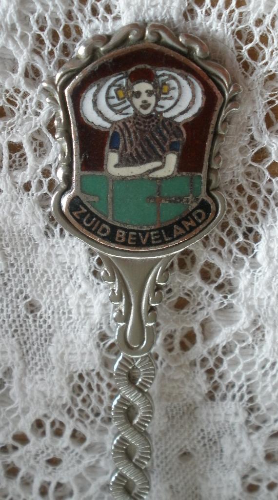 Oud lepeltje emaille Zuid-Beveland - Klederdracht, Antiek en Kunst, Ophalen of Verzenden