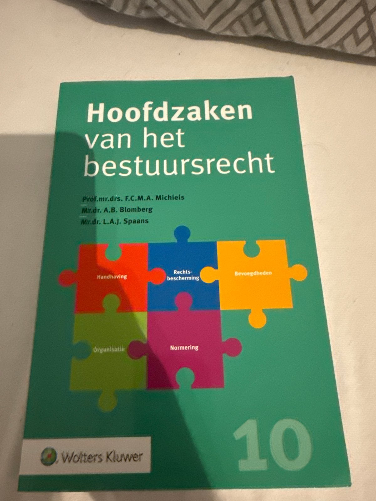 Hoofdzaken van het bestuursrecht - 10e druk, Boeken, Ophalen of Verzenden, Gamma, Zo goed als nieuw, HBO