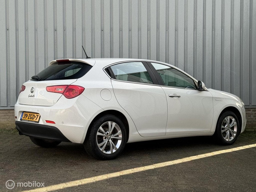 Alfa Romeo Giulietta 1.4 T | Climate | DNA | Navi, Auto's, Alfa Romeo, Voorwielaandrijving, Euro 5, Stof, Zwart
